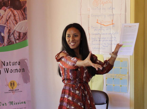 Nancy Barisoa gesturing during a training session
